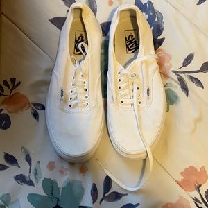 Unisex white vans. Women’s size 10.5